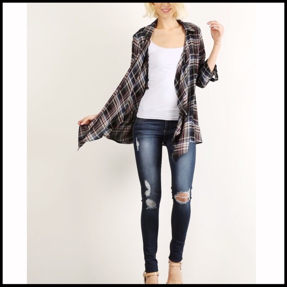 Waterfall Plaid Cardi Top - Picture 4 of 8